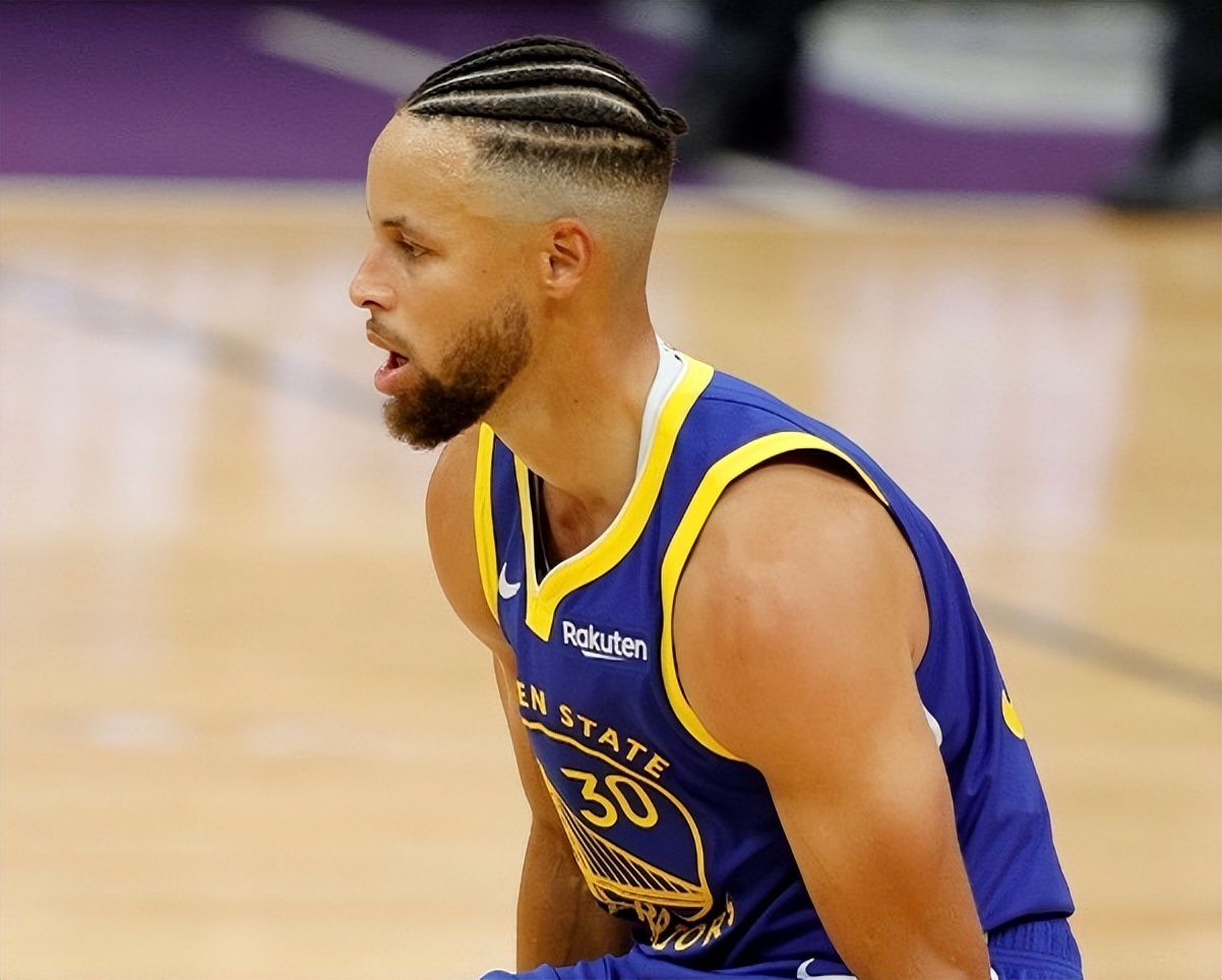 开云网站 -关于里程碑夜！埃因霍温调整名单，NBA常规赛国际比赛日刷纪录，信心回归，赛程密集仍需轮换的信息